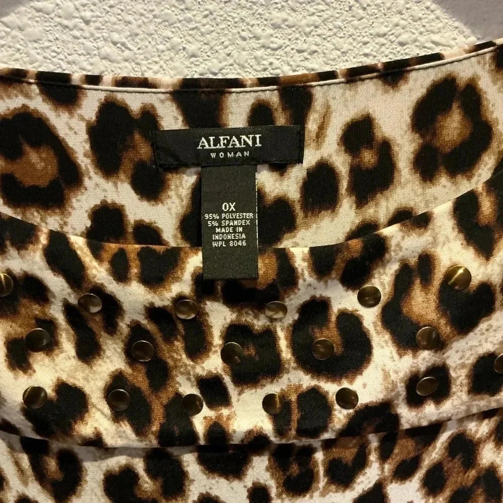 Alfani Woman Size OX Leopard Print 3/4 Inch Bell Sleeves Square Neck W/rib-bits - Picture 4 of 6